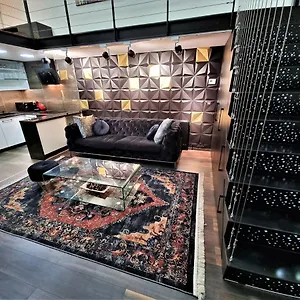  Apartment Goldcentral Art B6